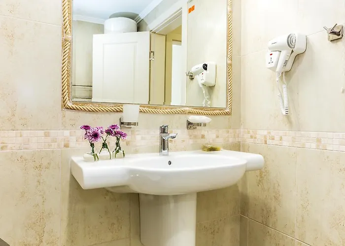 Rena Aparthotel 4*