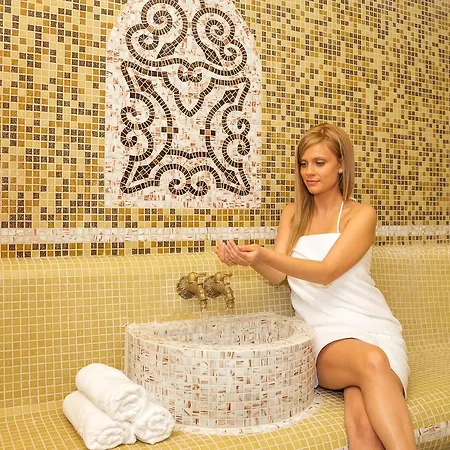 Rena 公寓式酒店 4*