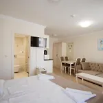Rena -